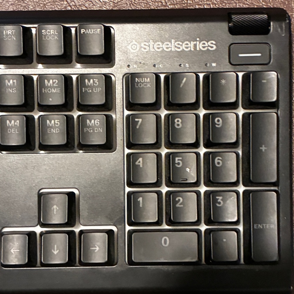 Steelseries Apex 3 Keyboard - Picture 2 of 8